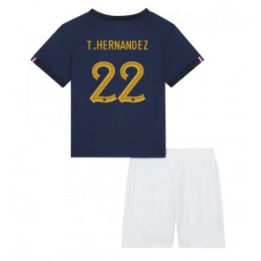 Frankrig Theo Hernandez #22 Replika Babytøj Hjemmebanesæt Børn VM 2022 Kortærmet (+ Korte bukser)